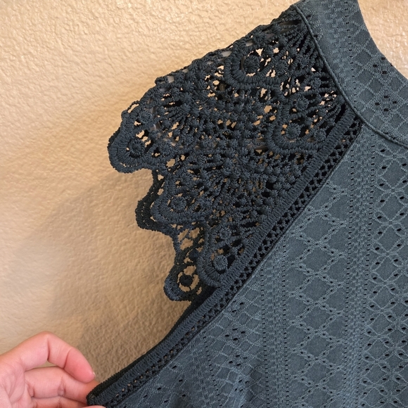 Shein Frenchy Contrast Lace Tie Back Dark Green Blouse Size Medium Summer Spring - Picture 3 of 8